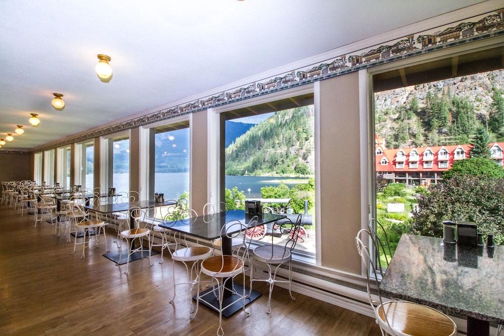 Three Valley Lake Chateau Revelstoke Bagian luar foto